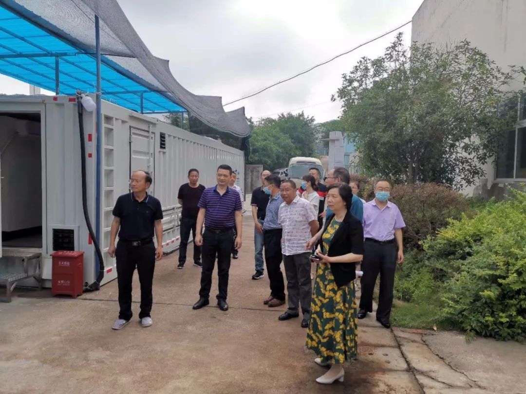 自貢市人大、市城管局、市財(cái)政局等領(lǐng)導(dǎo)一行蒞臨碩特環(huán)保項(xiàng)目現(xiàn)場(chǎng)考察指導(dǎo)