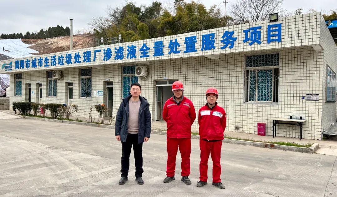 穿上“紅裝”，為平安站崗